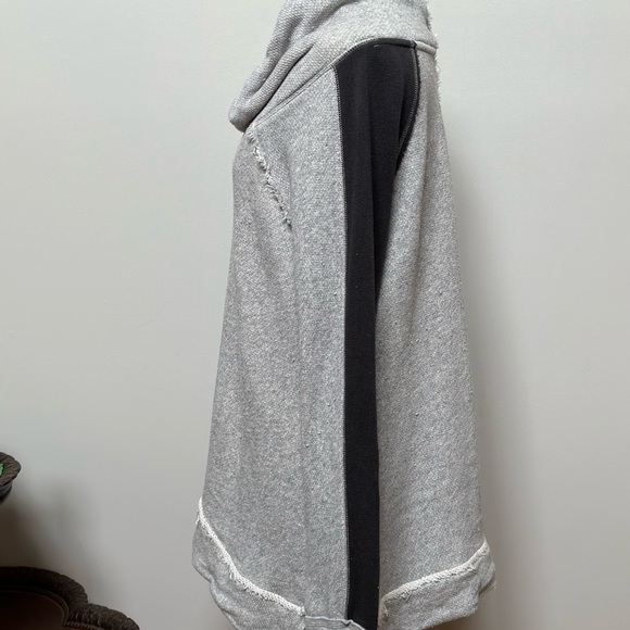 Free People mock, turtleneck, sweater, pull over size medium‎ - Picture 7 of 10